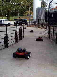 ComingTowardBuildingWithHummer0.jpg (7488 bytes)